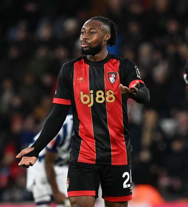 种族歧视风波中绽放光芒 斯洛特盛赞塞梅尼奥职业素养